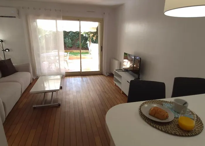 Elegant Cocon Sur La Croisette Parking Terrasse Et Jardin Apartment Cannes